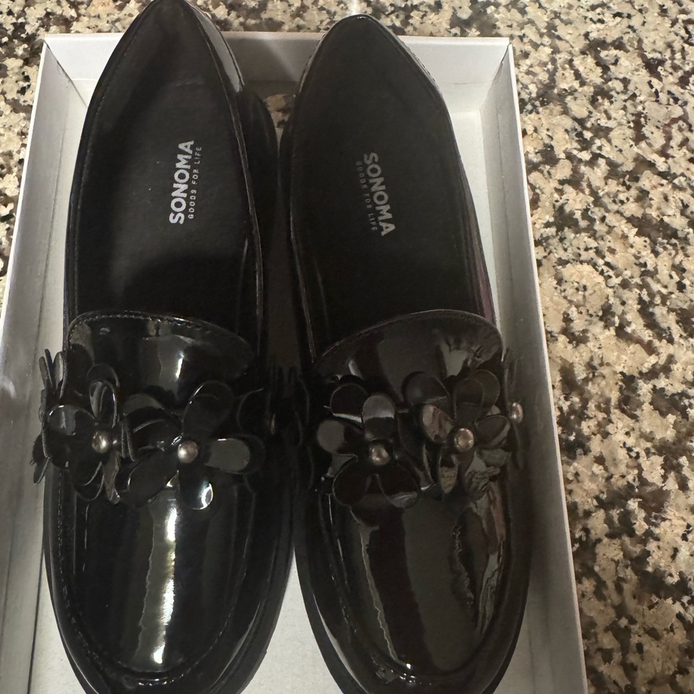 Sonoma Girls Glossy Black Flats with Floral Accent